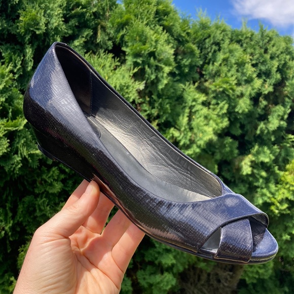 Cole Haan x Nike Air Metallic Peep Toe Wedge Sandal Black Patent Leather Size 7B - Picture 1 of 8